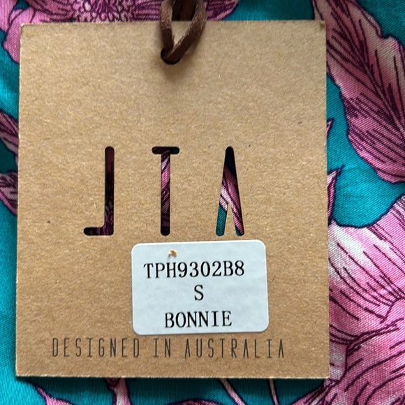 Anthropologie Able the Label elastic waist skirt in the most beautiful colors. S - Picture 6 of 7